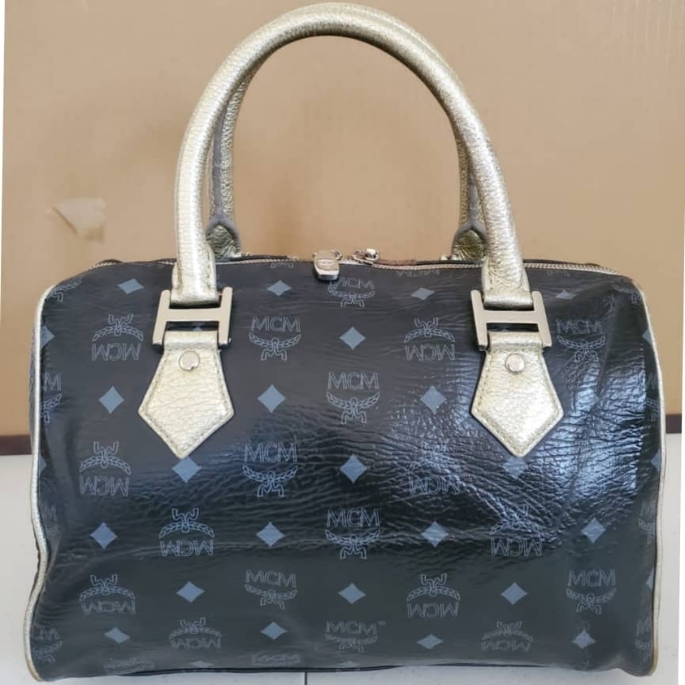 MCM LION Princess BOSTON Bag & Wallet - Picture 2 of 13